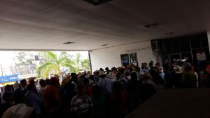 Cientos de campesinos y ejidatarios tomaron el palacio.