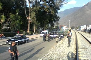 Los sicarios lograron escapar por la autopista. No hay detenidos.