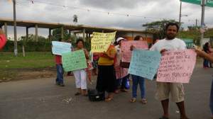 Bloqueo, en las vísperas de semana santa.