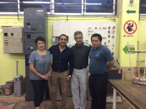 El licenciado Alejandro López Chablé, secretario general del SITRECQ; junto con el director del CECATI, Jorge Nesme Barojas y la jefe del área de capacitación, Margarita Ivette García Morteo.