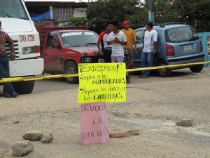 Seis comunidades se unieron para cerrar los accesos.