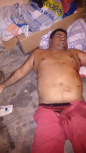 Su hijo Kevin, también asesinado.