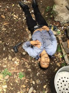 El delincuente era un jovenzuelo, un menor de edad aparentemente.