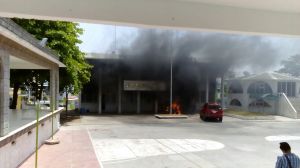 Queman el Palacio Municipal de Chinameca.