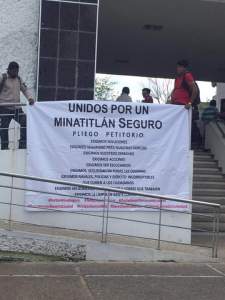 Se manifestan en Minatitlán, por la ola de inseguridad.