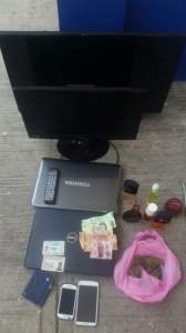 Los agarraron con productos robados y mariguana.