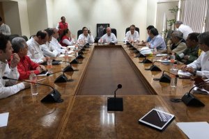 Inicia junta de trabajo sin el presidente Enrique Peña Nieto.