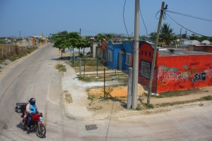 Las nuevas colonias hacia Las Barrillas son irregulares en cuanto al cobro de electricidad. La CFE no hace nada por regularizar esta situación.