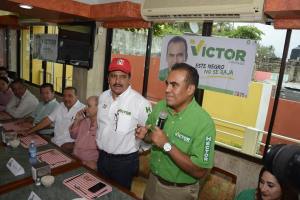 Su equipo de trabajo son representantes de diversos sectores de la sociedad civil.