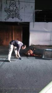 Lo mataron a puñaladas.