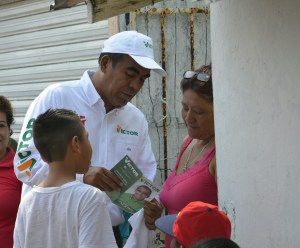 Todo el apoyo a la mujer, dice Víctor Rodríguez, candidato a la diputación local por Coatzacoalcos.