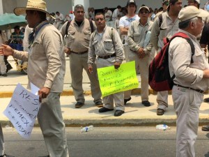 Se manifestaron afuera del Sindicato en Nanchital.