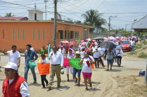 Víctor Rodríguez continúa haciendo recorridos en colonias de Coatzacoalcos.