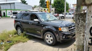 Su acompañante logró huir en una camioneta que después chocó.