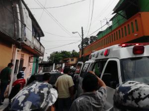 El menor de edad fue rescatado. Tenía en su poder un arma pistola calibre 22 y un cuchillo, con el cual sometió a sus víctimas.