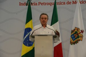 En Veracruz el Secretario Pedro Joaquín Coldwell inaugura el Complejo Petroquímico Etileno XXI en representación del Presidente Enrique Peña Nieto.