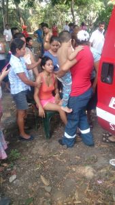 Por andar jugando cerca del pozo, casi mueren.