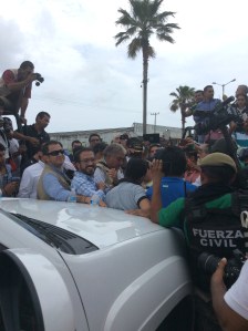 Senador Fernando Yunes Márquez, fue retenido por más de 6 horas.