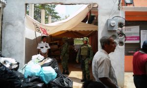 El Ejército resguarda el OPLE de Cosoleacaque, ante el clima de violencia.