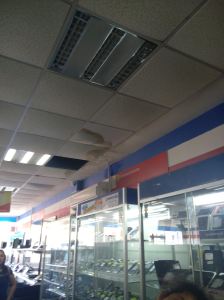 Goteras en la sucursal.