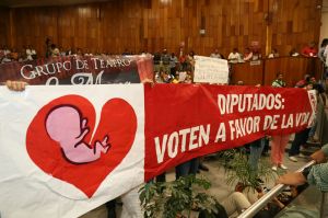 Piden frenar el aborto, SI A LA VIDA, dicen.