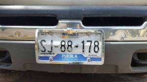 Traía placas de Puebla.