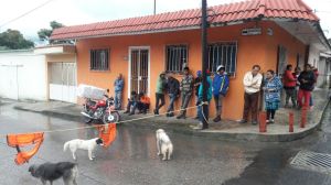 Retienen unidades; les cierran la ruta.