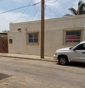 Supuestamente aquí, en Juventino Rosas 313 de Inmobiliaria FERG se acordó entregar 4 lotes como pago de la deuda contraída con la hija de Lupita Porras David.