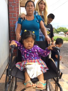 Hermila Cruz tiene 26 años pero en realidad luce como una bebé de 1 año: su piel es tersa, lozana, baja estatura y no puede hablar sino más que balbucear. Ni siquiera puede decir. "Mamá.