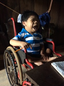 Tiene más de 28 años, en teoría debía ser ya un adulto, pero conserva aún la lozanía de su piel, su tamaño de bebé, cuando nació. Es un 'Eterno Bebé'.