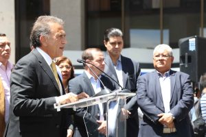 EXHORTA YUNES LINARES A LEGISLADORES A NO SER CÓMPLICES DEL QUEBRANTO DE VERACRUZ.