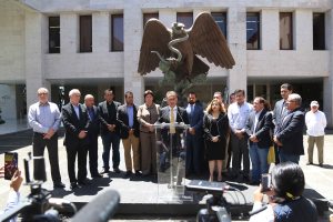 EXHORTA YUNES LINARES A LEGISLADORES A NO SER CÓMPLICES DEL QUEBRANTO DE VERACRUZ.