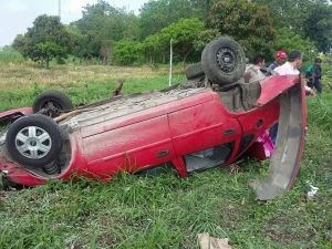 Volcadura por Puente Nacional.