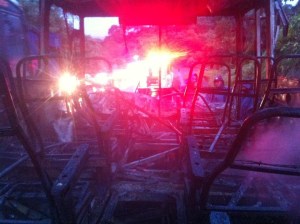 Incendio de unidad de pasajeros AU.