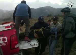 Trasladan el cuerpo.