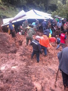 Buscan los restos humanos.