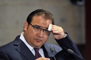 Javier Duarte, Gobernador con licencia de Veracruz. Nadie sabe dónde está. 