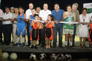 Las autoridades municipales y la SEDATU inauguraron anoche la nueva infraestructura.