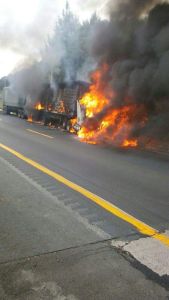 Incendio en carretera.