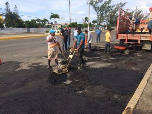 Rehabilitan la Avenida Universidad.