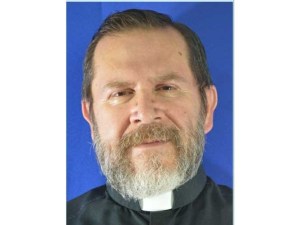 El padre José Luis Sánchez Ruíz.