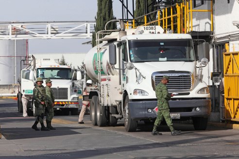 EJERCITO VIGILA INSTALACIONES DE PEMEX