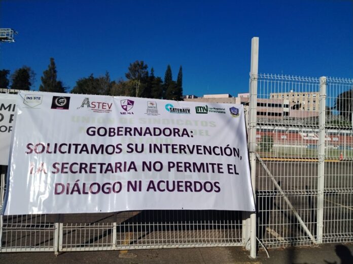 Toman las instalaciones de la SEV | Costa Veracruz